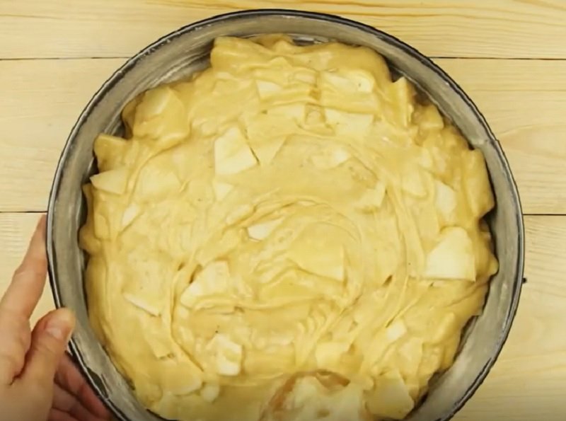 заливной пирог с яблоками