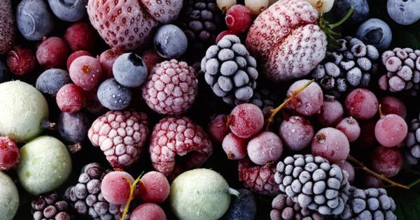 Полезные витамины на всю зиму! Вот как нужно правильно замораживать фрукты и ягоды.