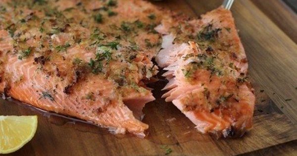 Запеченная в духовке форель. Это блюдо сделает любой ужин праздничным!