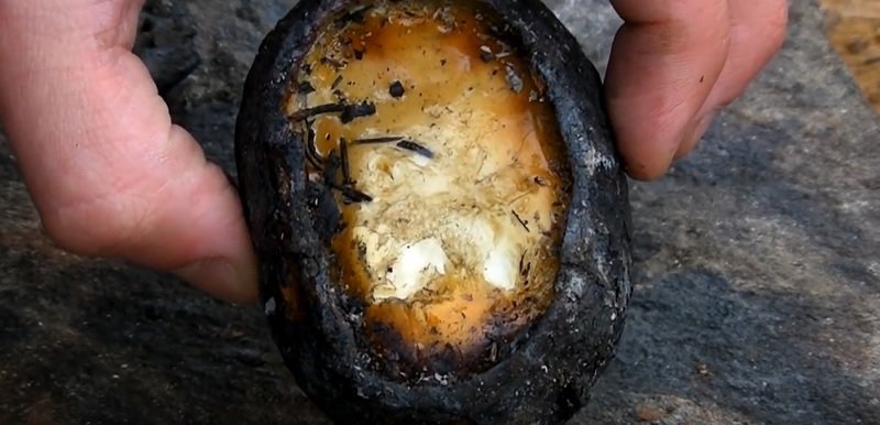 запеченное яйцо в картошке