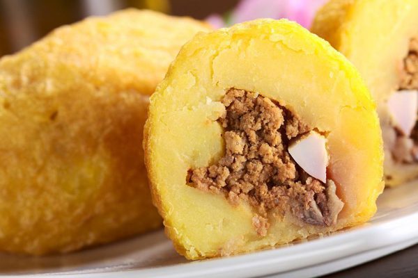 Рецепт фаршированного картофеля в томатном соусе