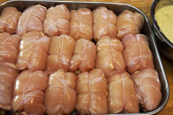 Правила запекания куриной грудки, чтобы сберечь всю сочность и насладиться нежным мясом