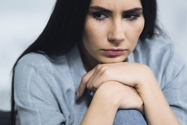 Хочу сложить имущество мужа в мусорные пакеты и выставить за дверь, надоело его содержать