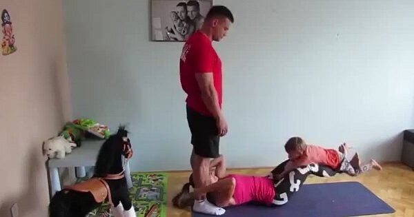 Потрясающая зарядка для всех членов семьи. Маленький ребенок упражнениям не помеха!