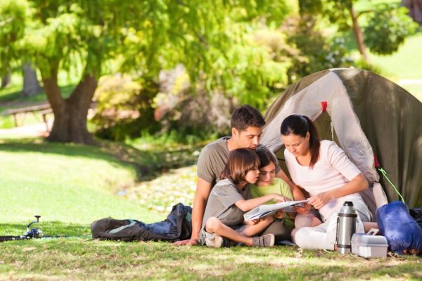 Как обезопасить себя от клещей на природе