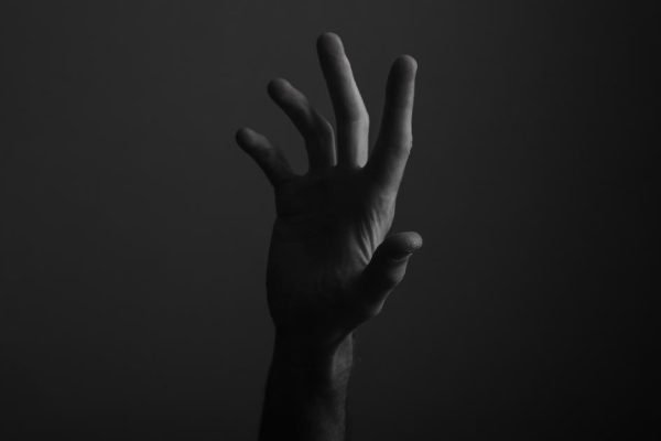 Есть в жизни одно нерушимое правило: однажды тот, кто причинил тебе зло, будет умолять тебя о помощи