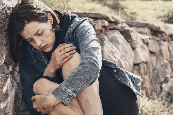 Мужчина не прошел мимо и решил заступиться за нищую, которую обижал охранник, он еще не знал, кто эта девочка