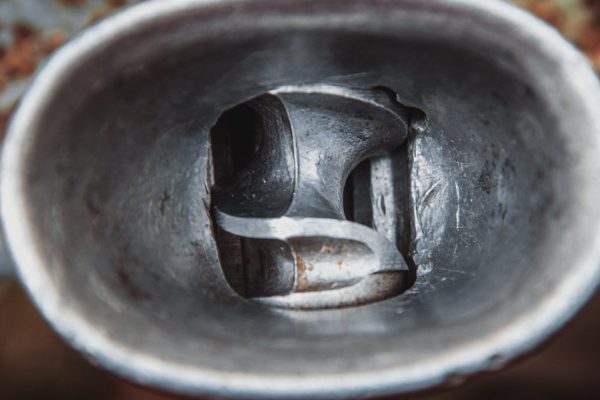 Чтобы ничего не наматывалось на мясорубку, когда перекручиваете мясо с прожилками, добавьте каплю подсолнечного масла