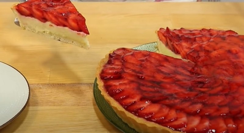 пирог с клубникой