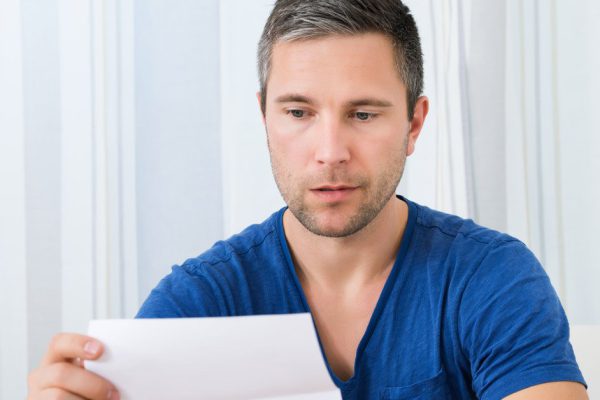 После ухода матери сын решил убрать в шкафу и нашел там письмо, прочитав его, он побледнел