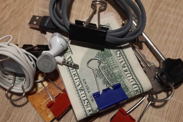 Почему в моей сумочке всегда есть зажимы для бумаги