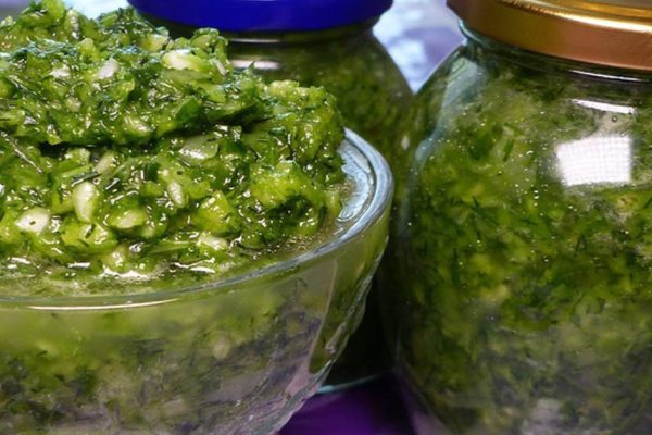 Почему я готовлю зеленую аджику вместо обычной