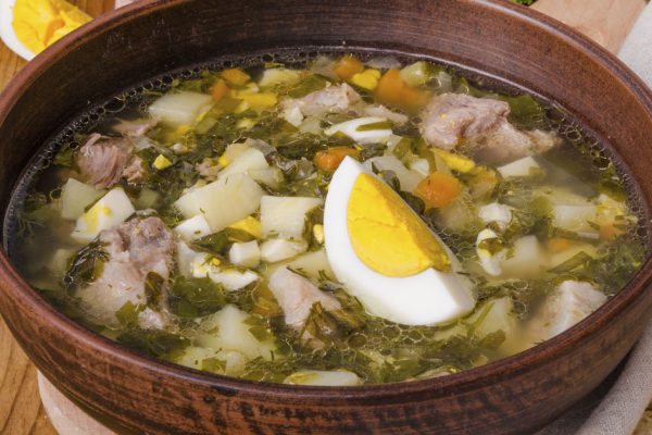 Муж вылил кастрюлю зеленого борща в раковину, больше так не варю, научилась