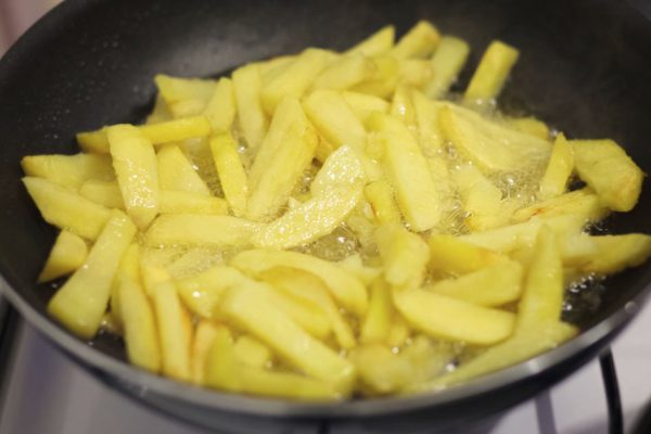 Из-за чего моя жареная картошка получается вкуснее, чем у жены