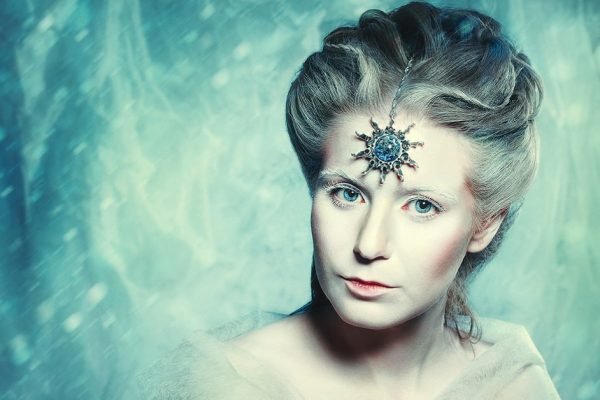 «Снежные бабы»: названы женские знаки зодиака, неспособные любить