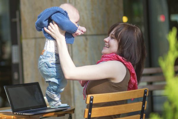 Можно ли приходить на свидание с ребенком, если не с кем его оставить