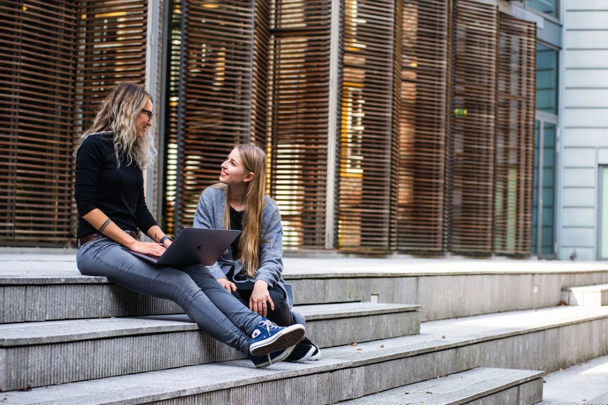 жить в достатке