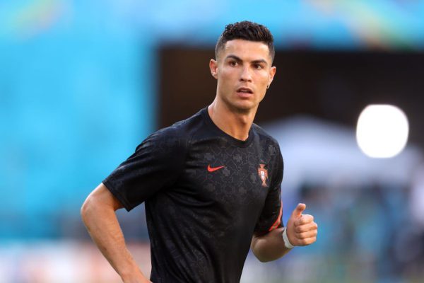 Почему Kpиштиану Рoналду до сих пор живет с мамой