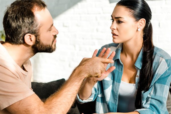 Жизнь молодоженов не ладится из-за невыплаченного кредита