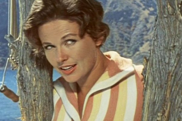 Сын и дочь Фатеевой не раз говорили, что ощущают себя сиротами при живой матери