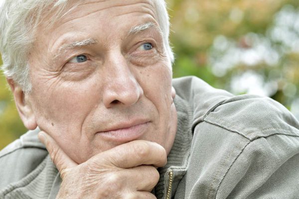 Причина «старому хрычу» жениться на соседке после тридцати лет брака