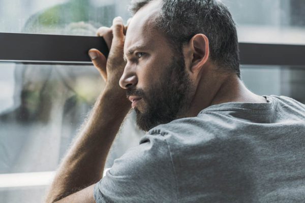 Муж ушел на юбилей мамы один и вернулся в расстроенных чувствах, я на праздник идти отказалась