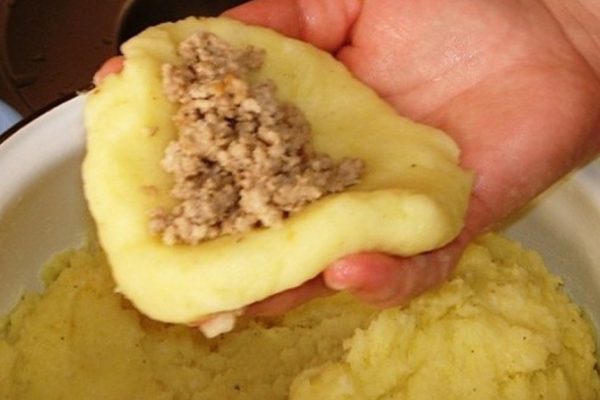 Как приготовить зразы картофельные с фаршем