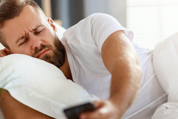 Бывшая снова позвонила под утро, а потом выключила телефон, не могу понять, что ей от меня нужно